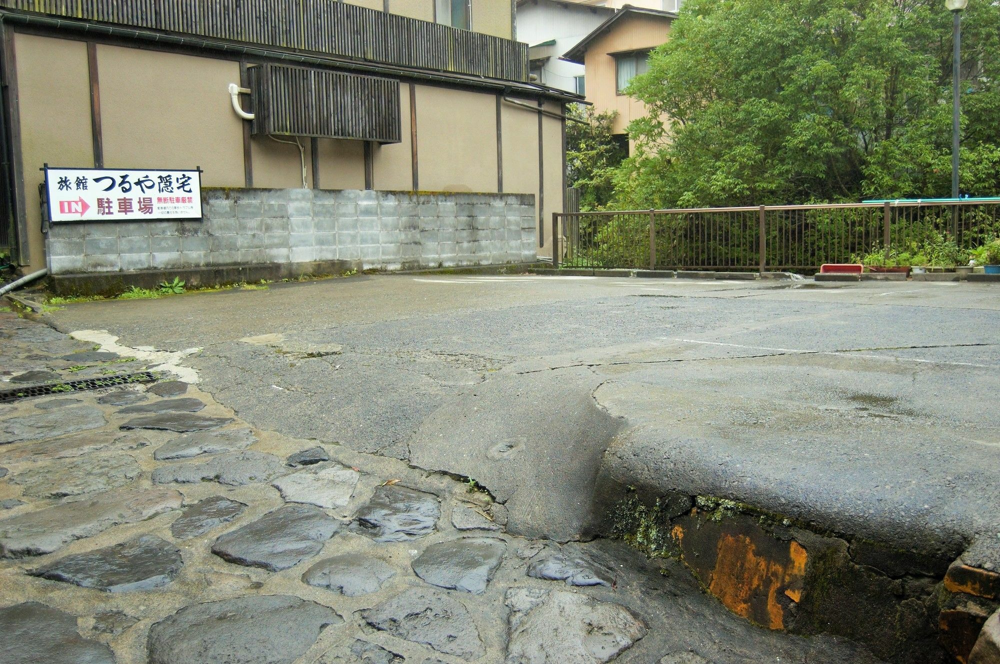 Ryokan Tsuruya Intaku Yufu Buitenkant foto